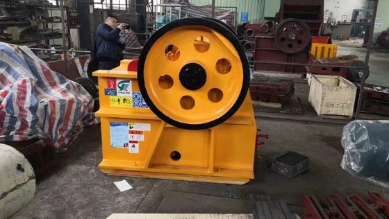 소규모 암석파쇄기 PE250*400을 채굴하는 15Kw 조 크러셔 기계 5-20 TPH