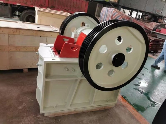소규모 암석파쇄기 PE250*400을 채굴하는 15Kw 조 크러셔 기계 5-20 TPH