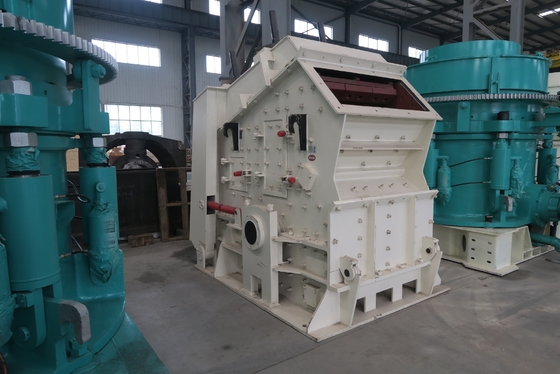 백운석을 압도하는 수평선상 영향 돌 파쇄기 기계 200Kw PF1315 이차적 보고